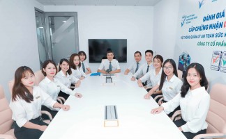 Hợp đồng vận chuyển hành khách bằng ô tô được quy định như thế nào?