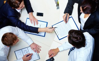 Khấu trừ thuế thu nhập cá nhân và doanh nghiệp